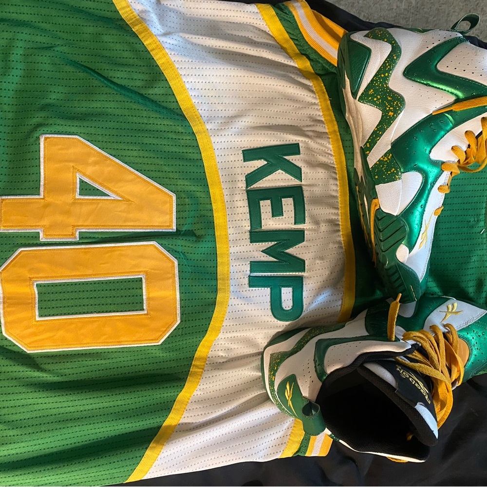 Reebok Green and White Sneakers Kamikaze size12 with Shawn kemp throwback jersey - Picture 4 of 4